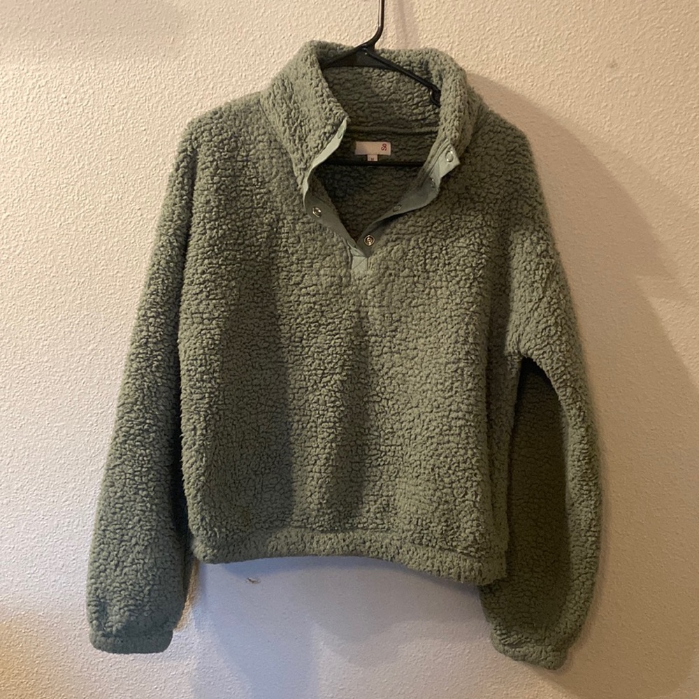 SO Sherpa quarter button sweater size medium